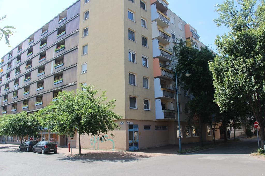 Verona Apartman Сегед Екстериор снимка